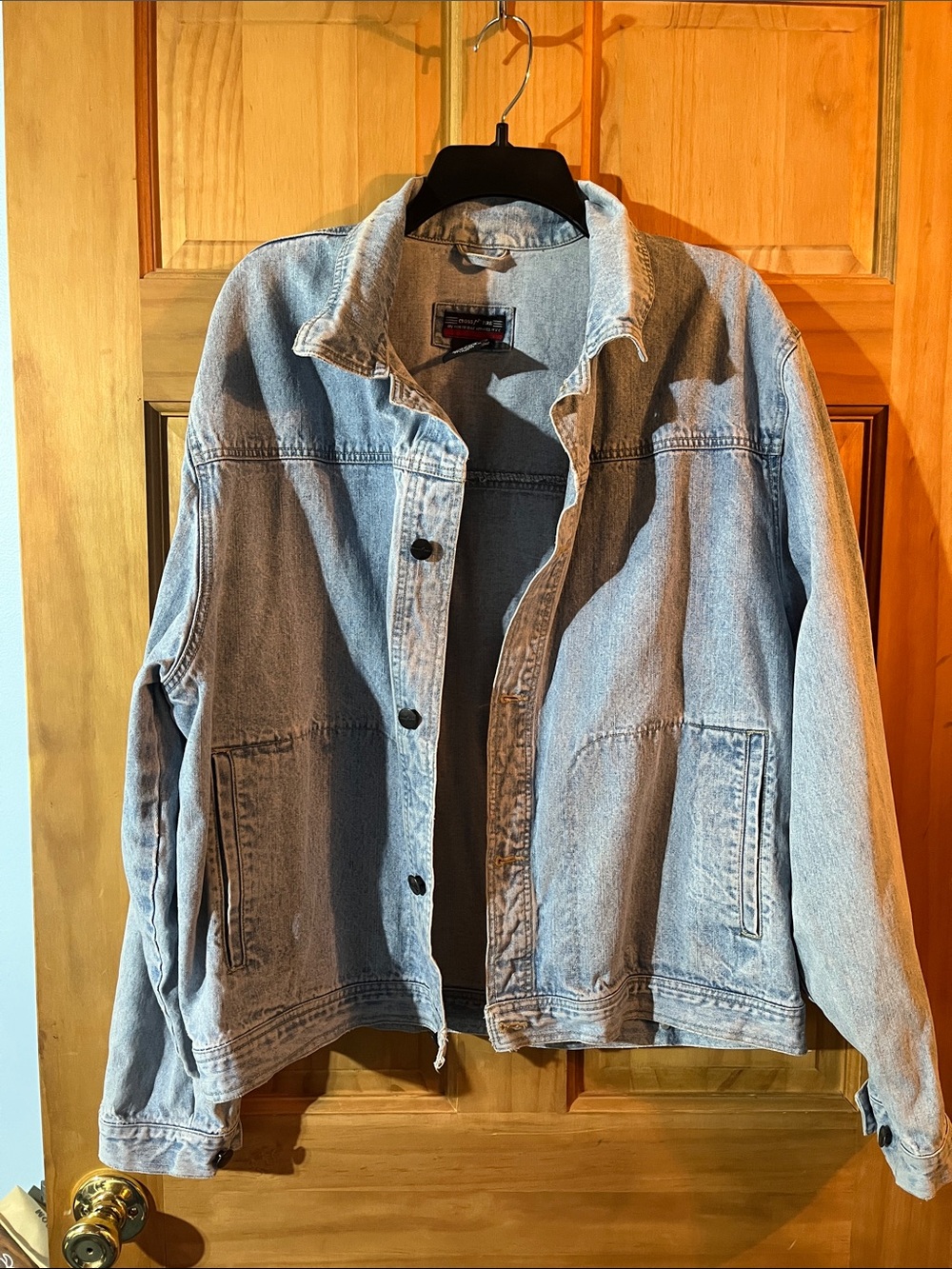 Classic Light Wash Denim Jacket - Unbranded